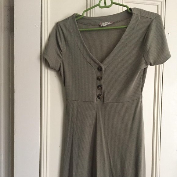 Dress - Picture 1 of 2